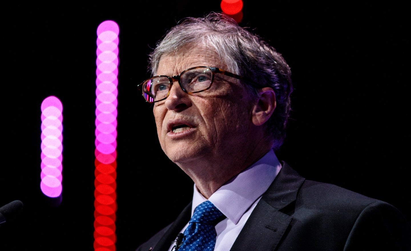 รูปภาพ Bill Gates เตือน 4 ธุรกิจเจ๊งยาวหลังโควดิ-19