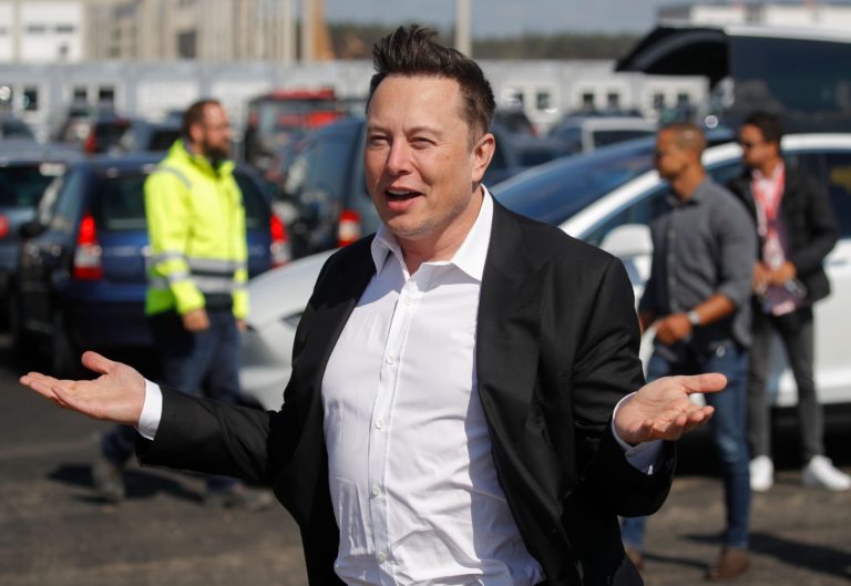 Tesla เรียกคืนรถยนต์ไฟฟ้า 135,000 คัน ในสหรัฐฯ เนื่องจากระบบ ทัชสกรีน มีปัญหา